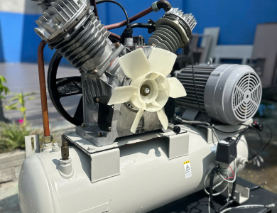 Máy Nén Khí Cách Âm Anest Iwata 7.5 HP 5,5 KW tích hợp sấy khí 2 cấp zin Nhật.
