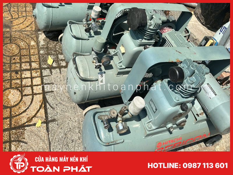 Khách hàng trải nghiệm vận hành máy tại kho Toàn Phát Kho máy nén khí nhật bãi giá rẻ tại HCM