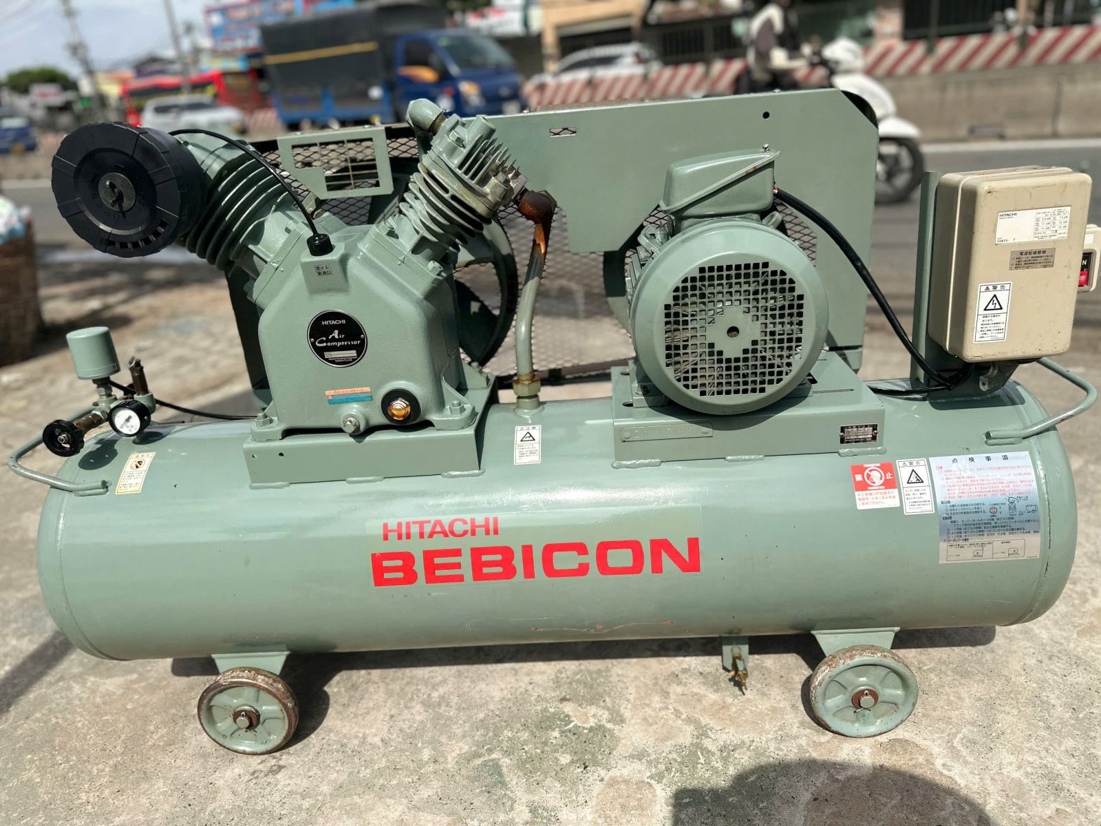 Hình ảnh chi tiết các bộ phận kỹ thuật của dòng Máy Nén Khí HITACHI 7.5 HP Hình ảnh Máy Nén Khí HITACHI 7.5 HP