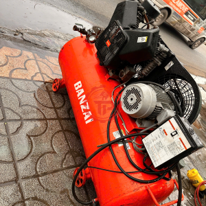 Máy nén khí Banzai 5hp(3.7kw) 260lit