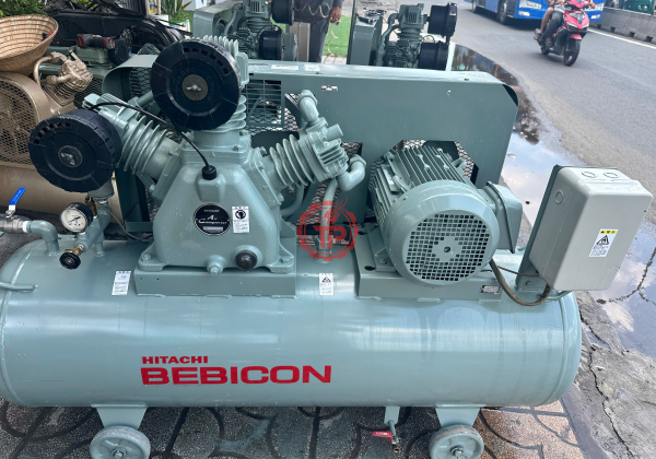 Máy nén khí Piston có dầu Hitachi 7.5P-9.5V5A