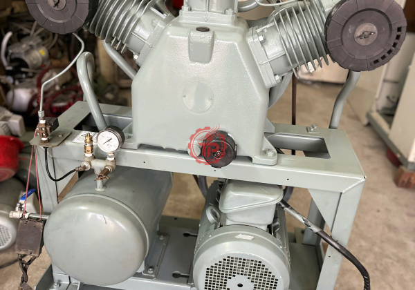 khung trần máy nén khí nhật bãi HITACHI 15hp(11kw)