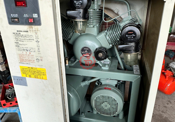 Máy nén khí cách âm HITACHI 10HP
