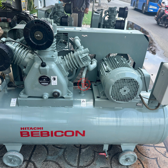 Máy nén khí Piston có dầu Hitachi 7.5P-9.5V5A
